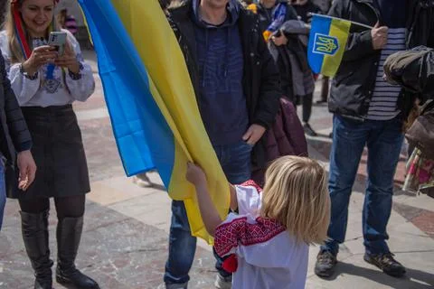 Ukrainian protest on the square in Spain Foto stock