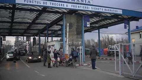 Ukrainian refugees Stock Footage 171814429