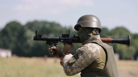 Ukrainian serviceman prepares Precision Shoulder-Fired Rocket Launcher, PSRL-1 Stock Footage 205516710