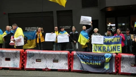 Ukrainians protest at Canva Видео 195148577