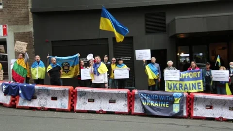 Ukrainians protest at Canva Видео 195148595