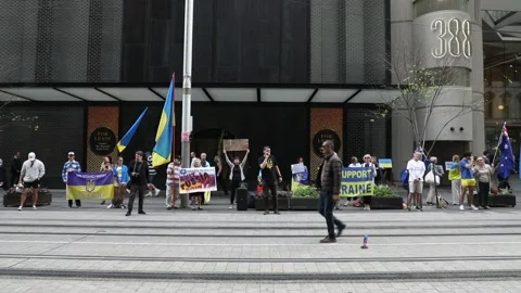 Ukrainians protest at Colgate Palmolive Видео 220533565