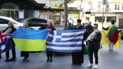 Ukrainians protest outside the German Consulate Vídeos de archivo 196787828
