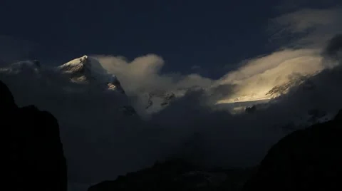 Ultar late evening, time lapse of snow covered mountain tops 스톡 동영상 47749348