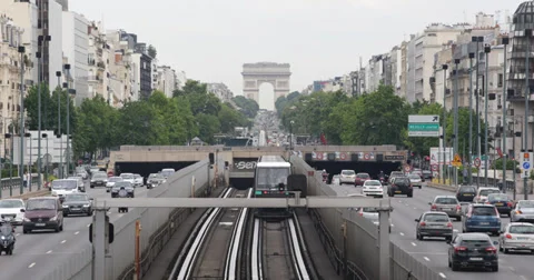 Ultra HD 4K Arc de Triomphe Paris Car Traffic Passing Subway Metro Train 스톡 동영상 31908423