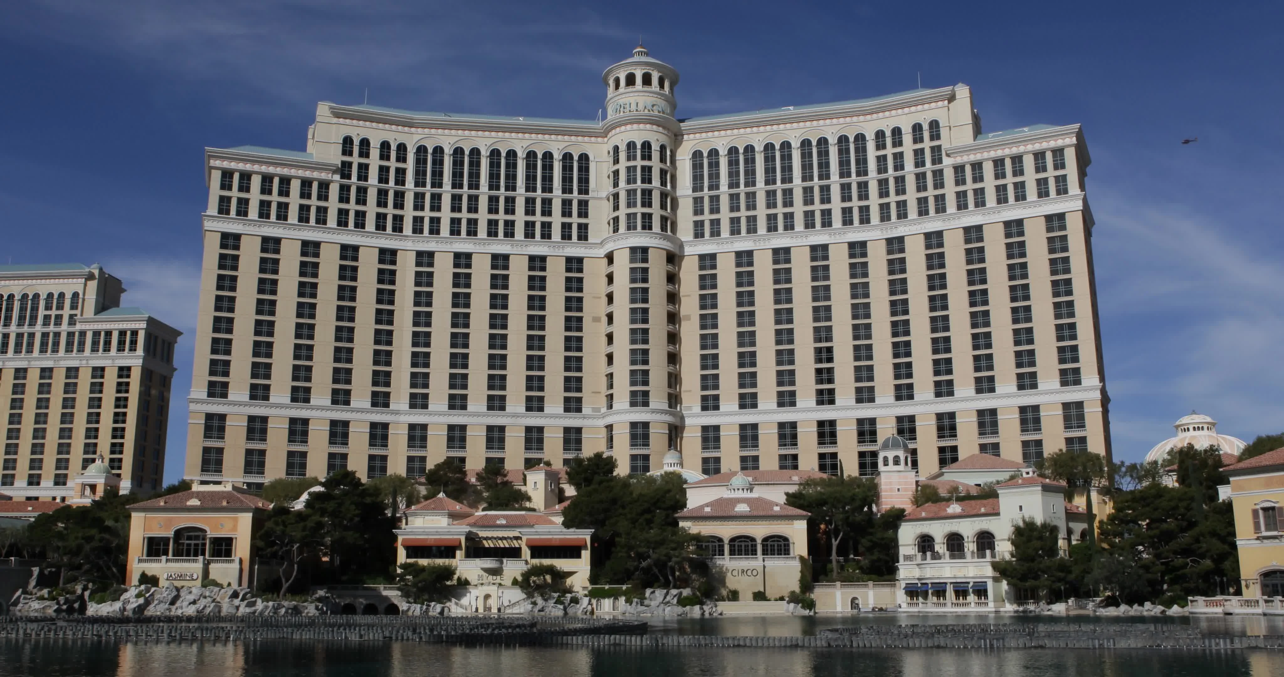 Hotel Bellagio with artificial lake, casino, luxury hotel, Las