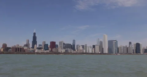 Ultra HD 4K Willis Tower, Chicago Skyline, Lake Michigan, Beautiful Sunny Day Video stock 32220609