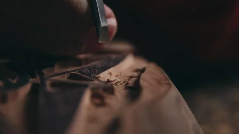 Ultra-Macro Wood Carving: Chisel Refining Pattern Detail, 4K Craftsmanship Vídeos de archivo 328321085