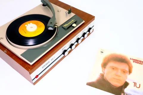 UMBERTO TOZZI, Tu, 1978 Vinyl Record on Turntable Player Stock Photos
