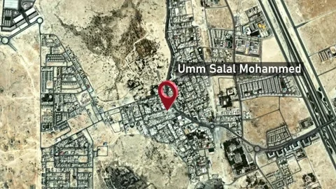 Umm Salal Mohammed City Map Zoom (Qatar) from Space to Earth Video stock 277627361