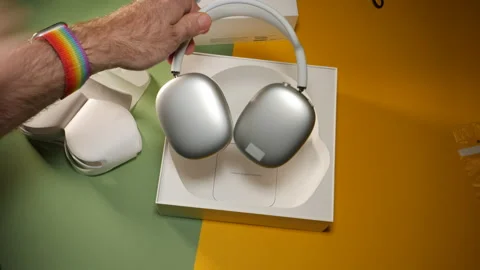 Unboxing hands of the best Apple Computers AirPods Max Stock-Footage 146318477