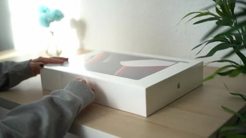 Unboxing macbook m1 pro Stock Footage 167357046
