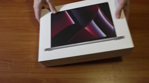 Unboxing a MacBook Pro for the first time. 库存影片 249263830