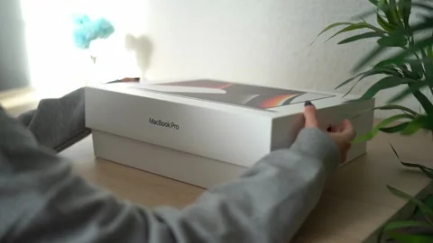 Unboxing macbook pro m1 pro 2021 Stock Footage 167357048
