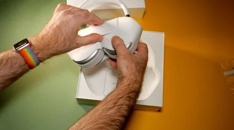 Unboxing package of the best Apple Computers AirPods Max over-ear headphones  写真素材