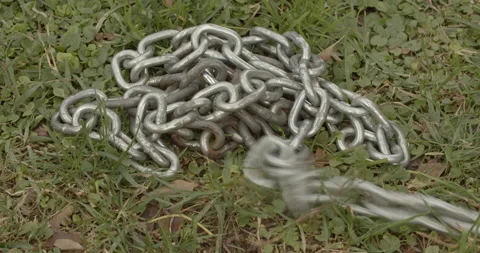 Uncoiling A Chain Vídeos de archivo 166914125
