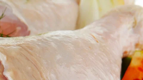 Uncooked chicken legs Vídeos de archivo 27483202