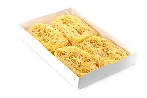 Uncooked egg pasta in box Foto stock