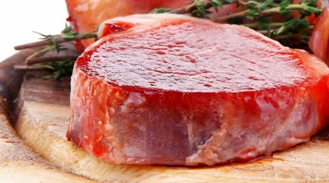 Uncooked raw beef fillet Vídeos de archivo 27101584