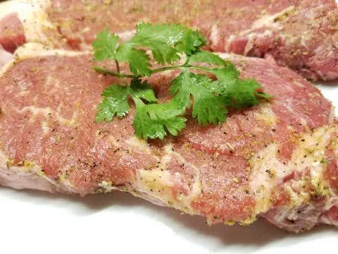 Uncooked Shell Steaks (1) Stock-Fotos