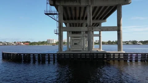 Under the bridge in Daytona Vídeo Stock 250354413