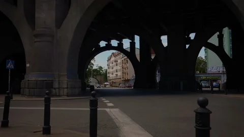Under bridge. Under the Poniatowski Bridge. Warsaw / Warszawa. Vidéo 204142814