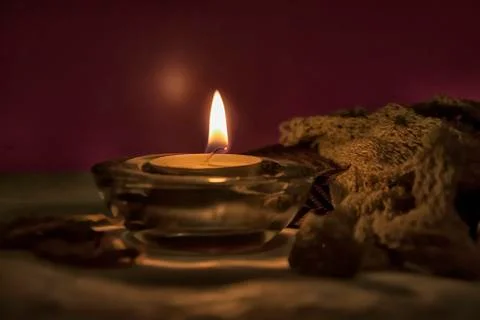 Under the Candlelight Foto stock