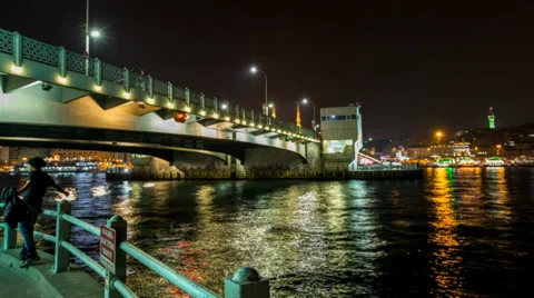 Under Galata Bridge Video stock 38302738