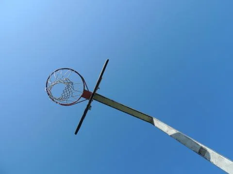 Under The Hoop Stock-Fotos