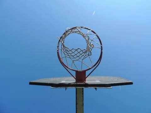 Under The Hoop Stock-Fotos