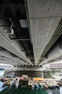 Under Seaport Boulevard Foto stock