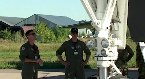 Under strategic bomber Rockwell of B-1 "Lancer" flight and technical staff. Stock-Footage 194534537