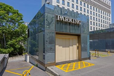 Underground Car Parking Elevator 스톡 사진