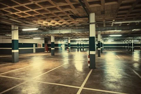 Underground parking. Empty garage Foto stock