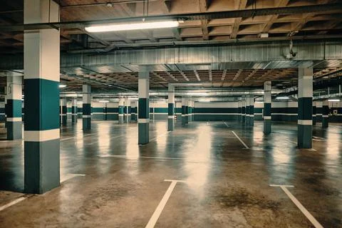 Underground parking. Empty garage Stock-Fotos