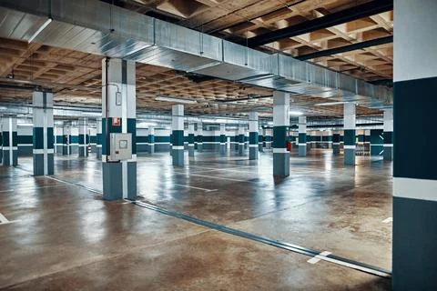 Underground parking. Empty garage Stock-Fotos