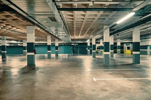 Underground parking. Empty garage Stock-Fotos
