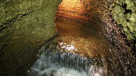 Underground stream in Niagara Cave 스톡 동영상 25569626