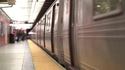 Underground subway train stopping at station 4k Vídeos de archivo 73275489
