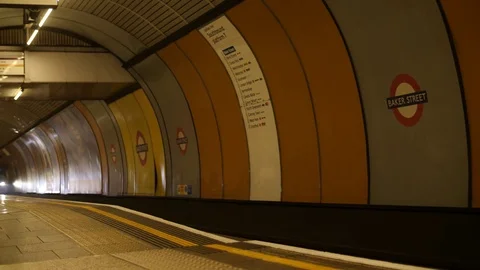 Underground train arrives in station 스톡 동영상 82706976