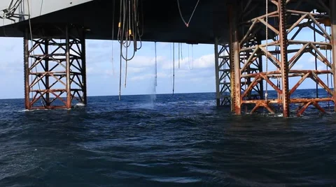Underneath Jack Up Drilling Rig In The Ocean Vídeo Stock 48095853