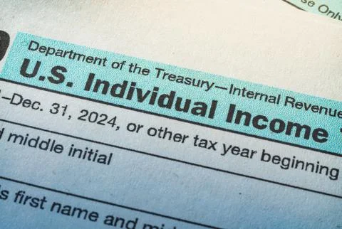 Understanding the essentials of the US 1040 individual income tax form for tax Stock Photos