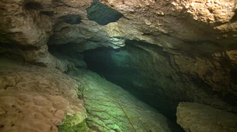 Underwater cave pov Stock Footage 25510569