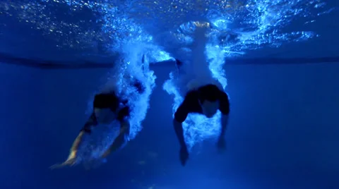 Underwater Couple Dives In Pool Video stock 36675218