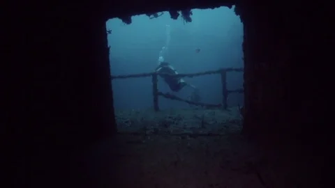 Underwater POV exploring inside the USS Spiegel Grove wreck Stock-Footage 80438853