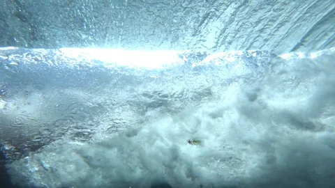Underwater shot of wave passing by over a reef 動画素材 127633239