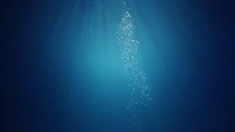 Underwater sunlight beams shining from above coming through the deep Vidéo 102844853