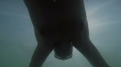 Underwater sunrays and diver 動画素材 40670793