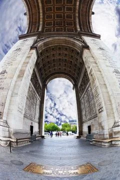 The unexpected angle Arc de Triomphe The striking and unexpected angle Arc... Stock-Fotos
