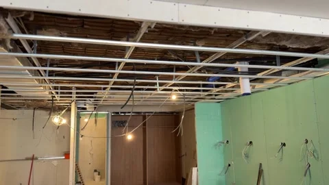 Unfinished corridor under construction view Vidéo 336237882